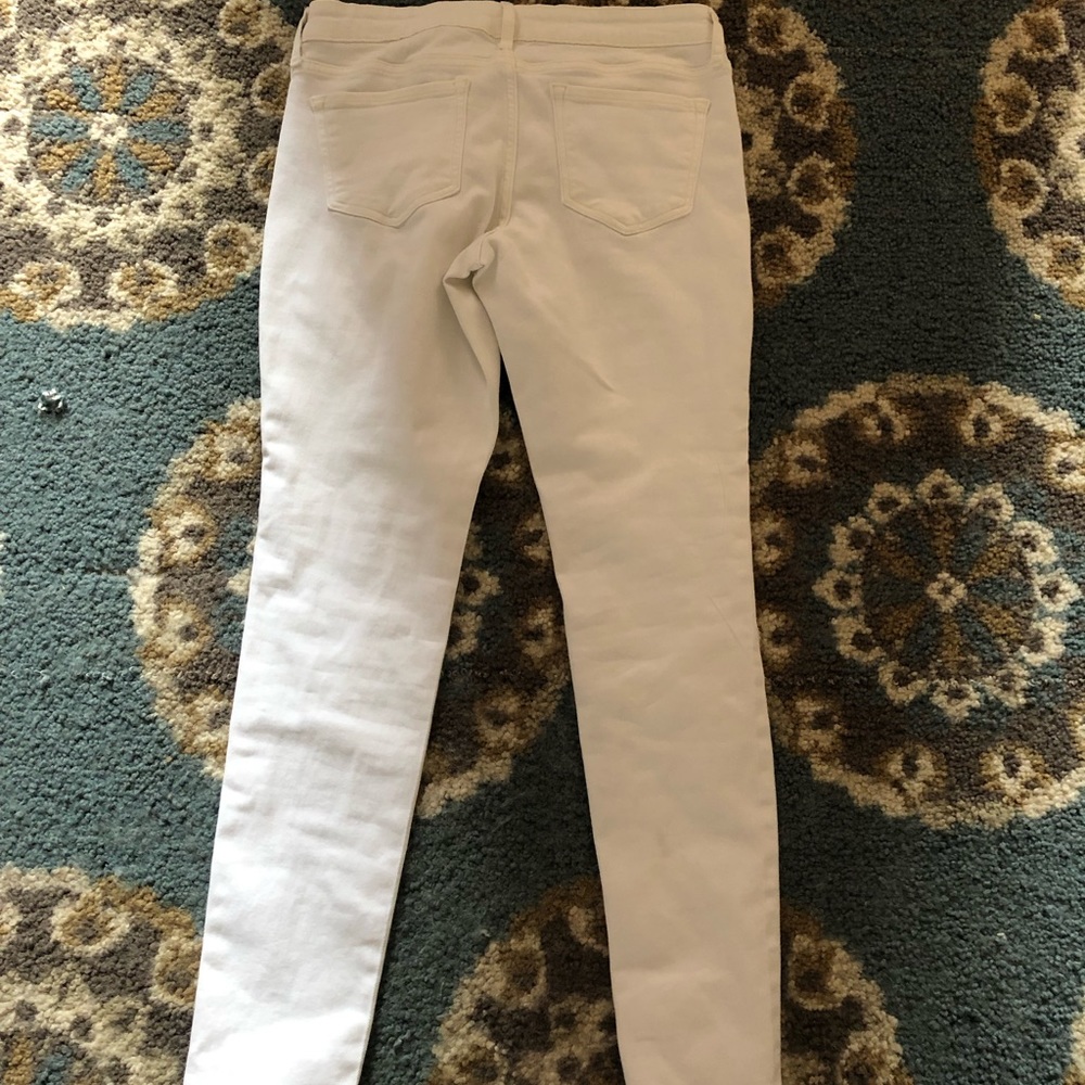 White skinny jeans